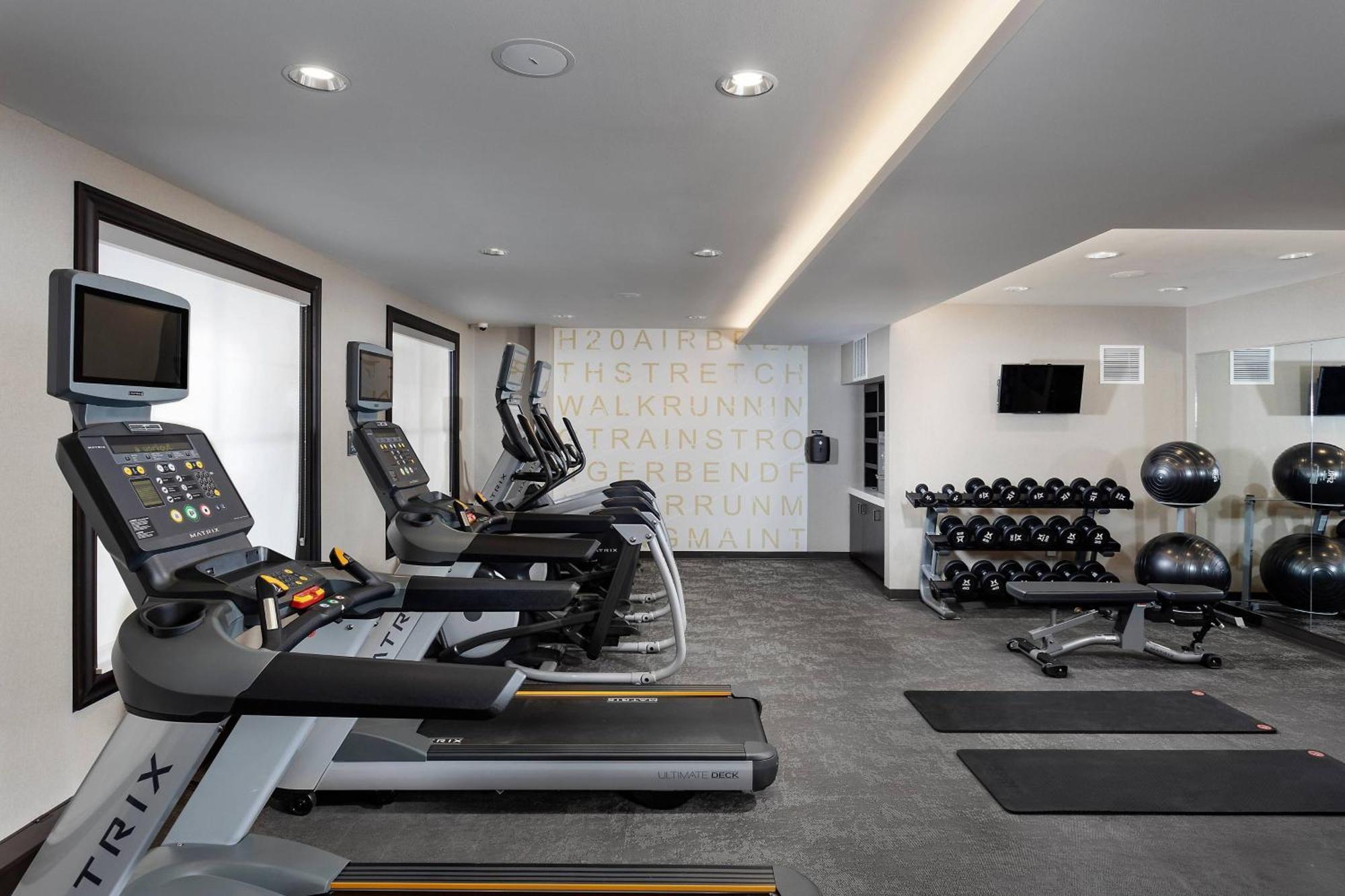 Residence Inn By Marriott Milwaukee Brookfield Esterno foto