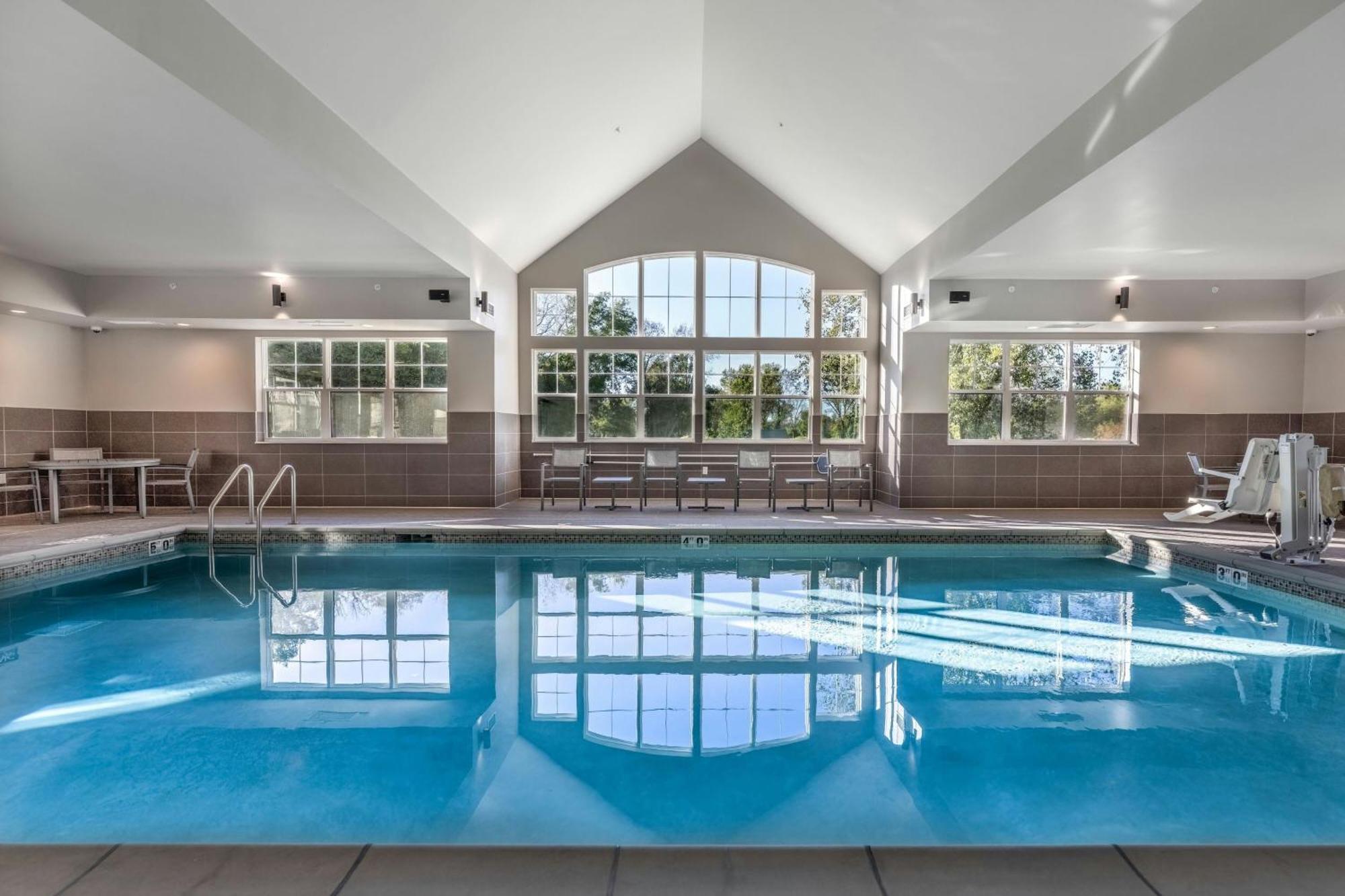 Residence Inn By Marriott Milwaukee Brookfield Esterno foto